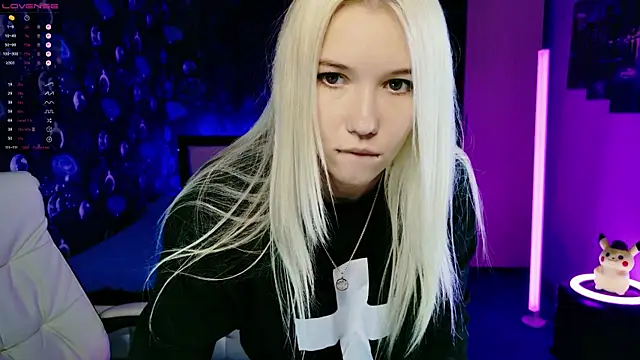 ShhhO O online show from 09/28/25, 10:33