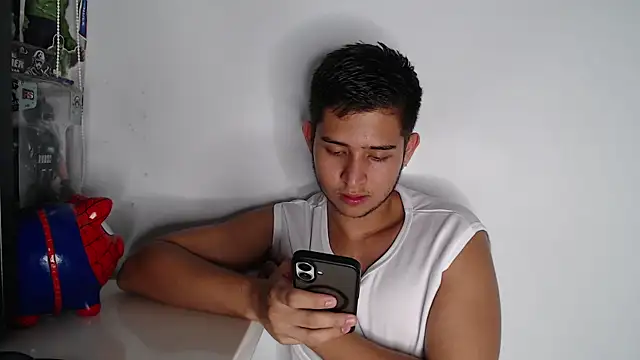 Snapshot of harold_18_ chatting on 12/19/25, 06:21 harold 18 online show from 12/19/25, 06:21