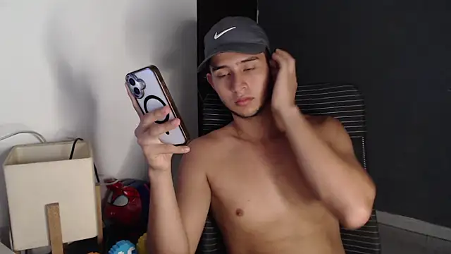 Snapshot of harold_18_ chatting on 04/16/26, 06:08 harold 18 online show from 04/16/26, 06:08