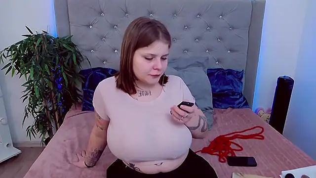 RosaliaRo online show from 12/07/24, 06:32