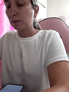 Iris love18 online show from 03/05/26, 10:59