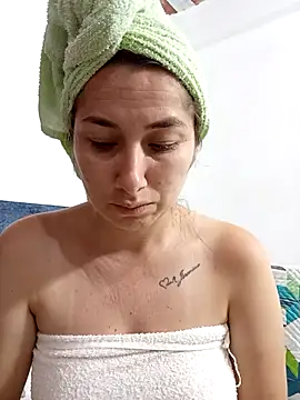 Iris love18 online show from 10/21/25, 11:53