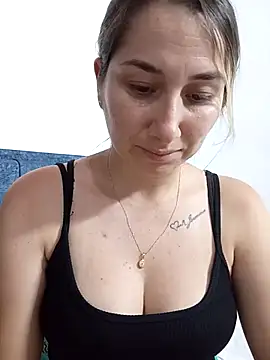 Iris love18 online show from 10/29/25, 07:13