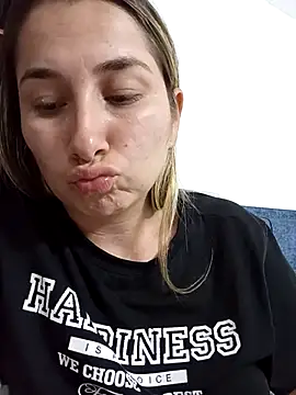 Iris love18 online show from 10/23/25, 02:32