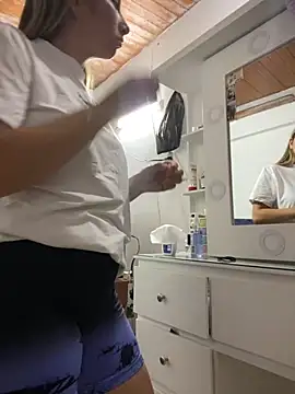 Iris love18 online show from 09/22/25, 12:22