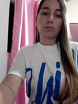 Iris love18 online show from 12/15/25, 12:16