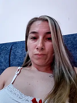 Iris love18 online show from 02/18/26, 12:45