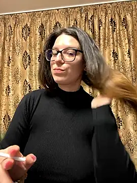 NadiraNoor online show from 04/05/26, 12:39