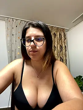 NadiraNoor online show from 01/10/26, 11:44