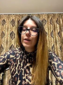 Snapshot of NadiraNoor chatting on 09/21/25, 09:53 NadiraNoor online show from 09/21/25, 09:53