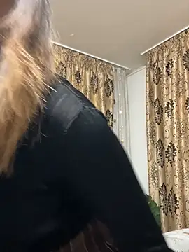 NadiraNoor online show from 03/01/26, 10:10