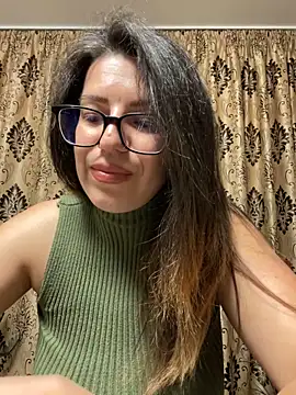 NadiraNoor online show from 05/31/26, 08:42