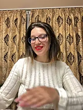 NadiraNoor online show from 04/28/26, 09:08