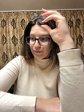 NadiraNoor online show from 04/12/26, 10:24