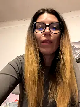 Snapshot of NadiraNoor chatting on 10/11/25, 10:33 NadiraNoor online show from 10/11/25, 10:33