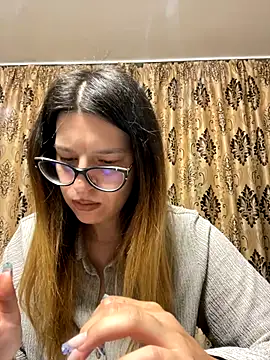 Snapshot of NadiraNoor chatting on 10/18/25, 04:42 NadiraNoor online show from 10/18/25, 04:42