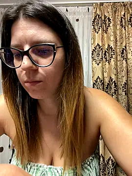 Snapshot of NadiraNoor chatting on 10/25/25, 09:48 NadiraNoor online show from 10/25/25, 09:48