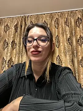 Snapshot of NadiraNoor chatting on 11/05/25, 06:00 NadiraNoor online show from 11/05/25, 06:00