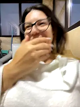 Snapshot of NadiraNoor chatting on 10/16/25, 03:53 NadiraNoor online show from 10/16/25, 03:53