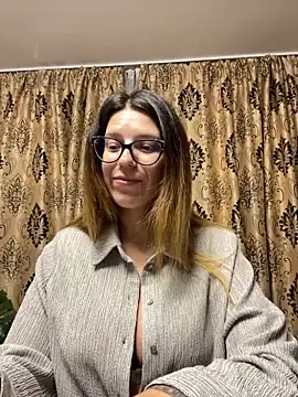 Snapshot of NadiraNoor chatting on 10/17/25, 09:38 NadiraNoor online show from 10/17/25, 09:38