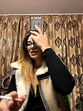 Snapshot of NadiraNoor chatting on 10/19/25, 09:06 NadiraNoor online show from 10/19/25, 09:06