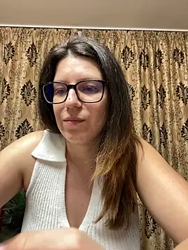 NadiraNoor online show from 04/10/26, 11:12