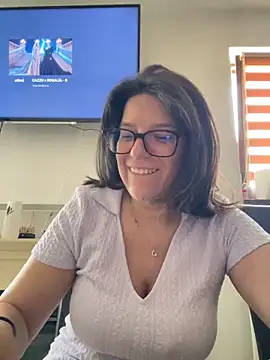 NadiraNoor online show from 06/11/26, 07:38