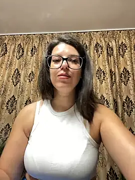 NadiraNoor online show from 07/10/26, 01:38