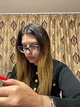 Snapshot of NadiraNoor chatting on 10/02/25, 10:35 NadiraNoor online show from 10/02/25, 10:35