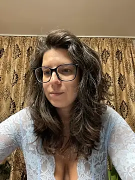 NadiraNoor online show from 07/05/26, 10:38