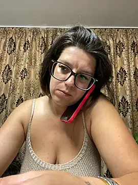 NadiraNoor online show from 07/10/26, 01:44