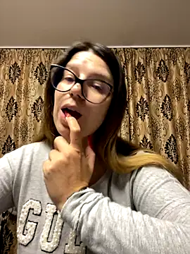 Snapshot of NadiraNoor chatting on 10/08/25, 07:14 NadiraNoor online show from 10/08/25, 07:14