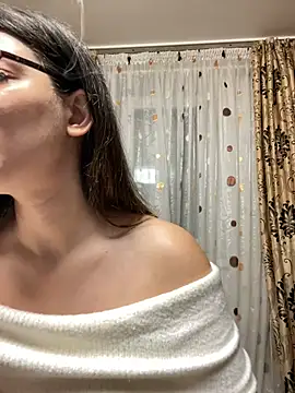 NadiraNoor online show from 05/03/26, 12:05