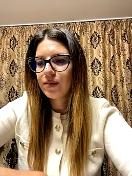 Snapshot of NadiraNoor chatting on 09/18/25, 08:45 NadiraNoor online show from 09/18/25, 08:45