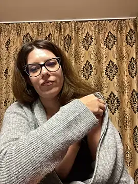 Snapshot of NadiraNoor chatting on 03/12/25, 09:56 NadiraNoor online show from 03/12/25, 09:56