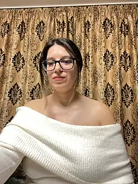 NadiraNoor online show from 04/16/26, 10:01