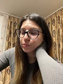 NadiraNoor online show from 02/06/26, 01:01