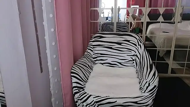 Ina HotX online show from 11/15/25, 04:11