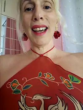 Snapshot of Ina_HotX chatting on 09/28/25, 03:19 Ina HotX online show from 09/28/25, 03:19