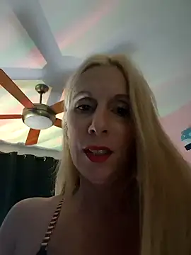 Snapshot of Ina_HotX chatting on 01/26/25, 02:41 Ina HotX online show from 01/26/25, 02:41