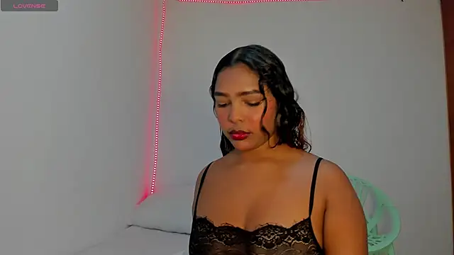 Maya Graham online show from 09/30/25, 04:07