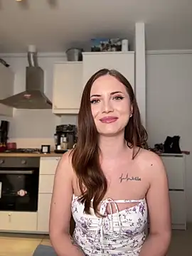 AvaGianna online show from 11/04/25, 02:21