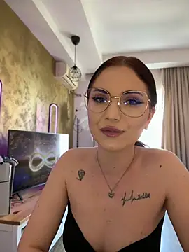 AvaGianna online show from 03/07/25, 09:51