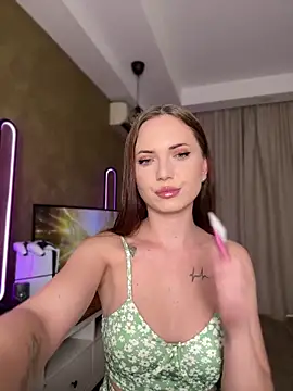 AvaGianna online show from 11/07/25, 02:10