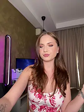 AvaGianna online show from 10/24/25, 12:04