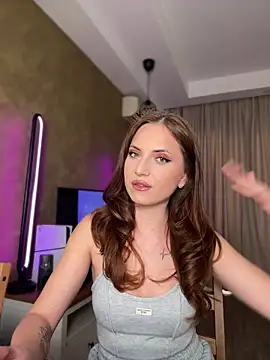 AvaGianna online show from 10/19/25, 08:50