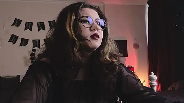 Laura Karamazov online show from 02/13/26, 10:04