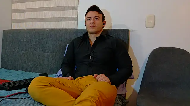Snapshot of MarksMuscle chatting on 10/12/25, 06:04 MarksMuscle online show from 10/12/25, 06:04