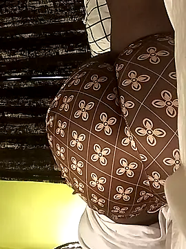 Snapshot of Creamy_Hotpussy25 chatting on 10/03/25, 10:17 Creamy Hotpussy25 online show from 10/03/25, 10:17