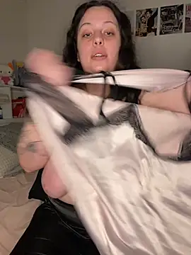 milkyhonybaby online show from 11/05/25, 03:09